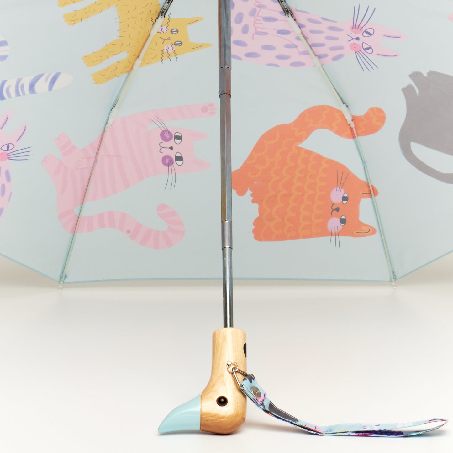 Umbrelǎ ICE ARTY CATS